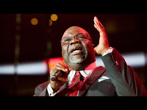 Bishop T.D. Jakes experiences ‘slight health incident’ after delivering sermon, church says
